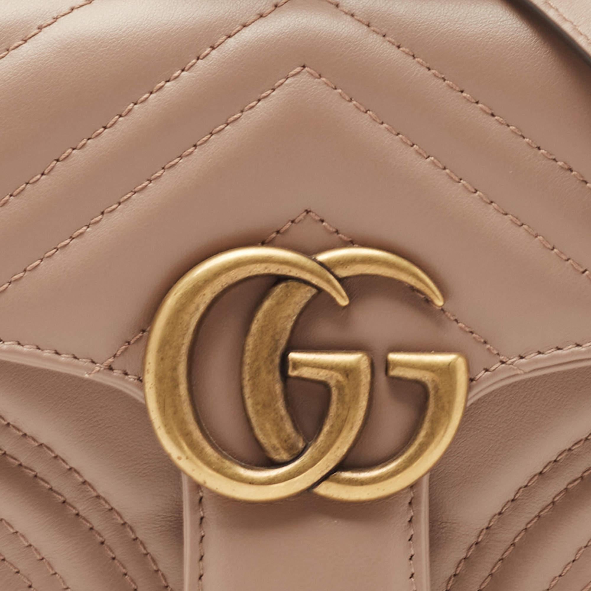 Gucci Bolso de Asa Superior Mini GG Marmont de Piel Matelassé Beige 5