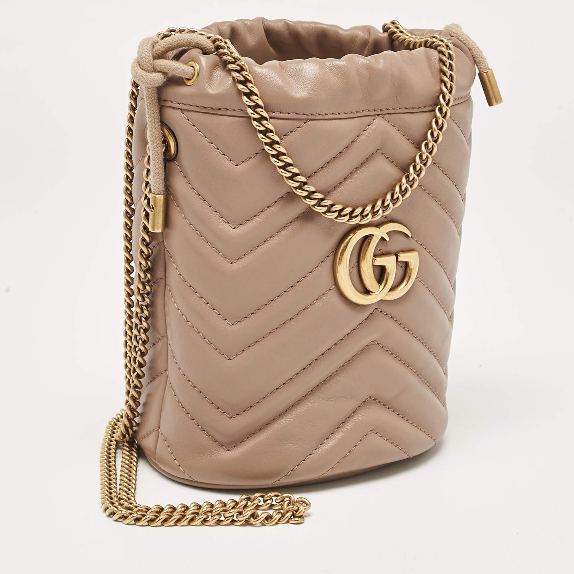 Gucci Beige Matelassé Leather Mini GG Marmont Torchon Bucket Bag In Excellent Condition In Dubai, Al Qouz 2