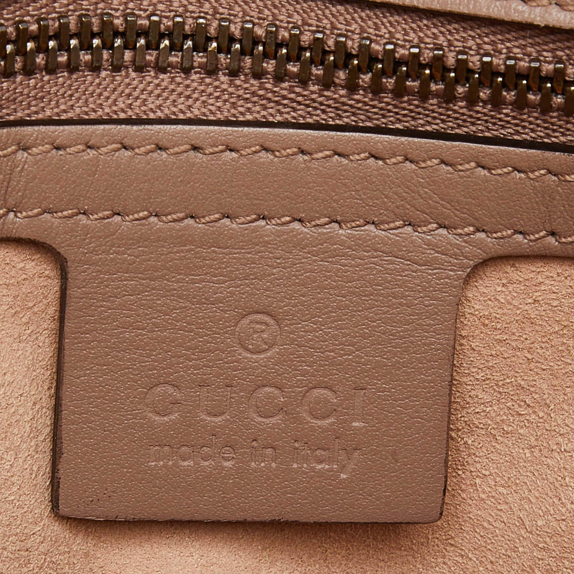 Gucci Beige Matelassé Leather Small GG Marmont Shoulder Bag en vente 1