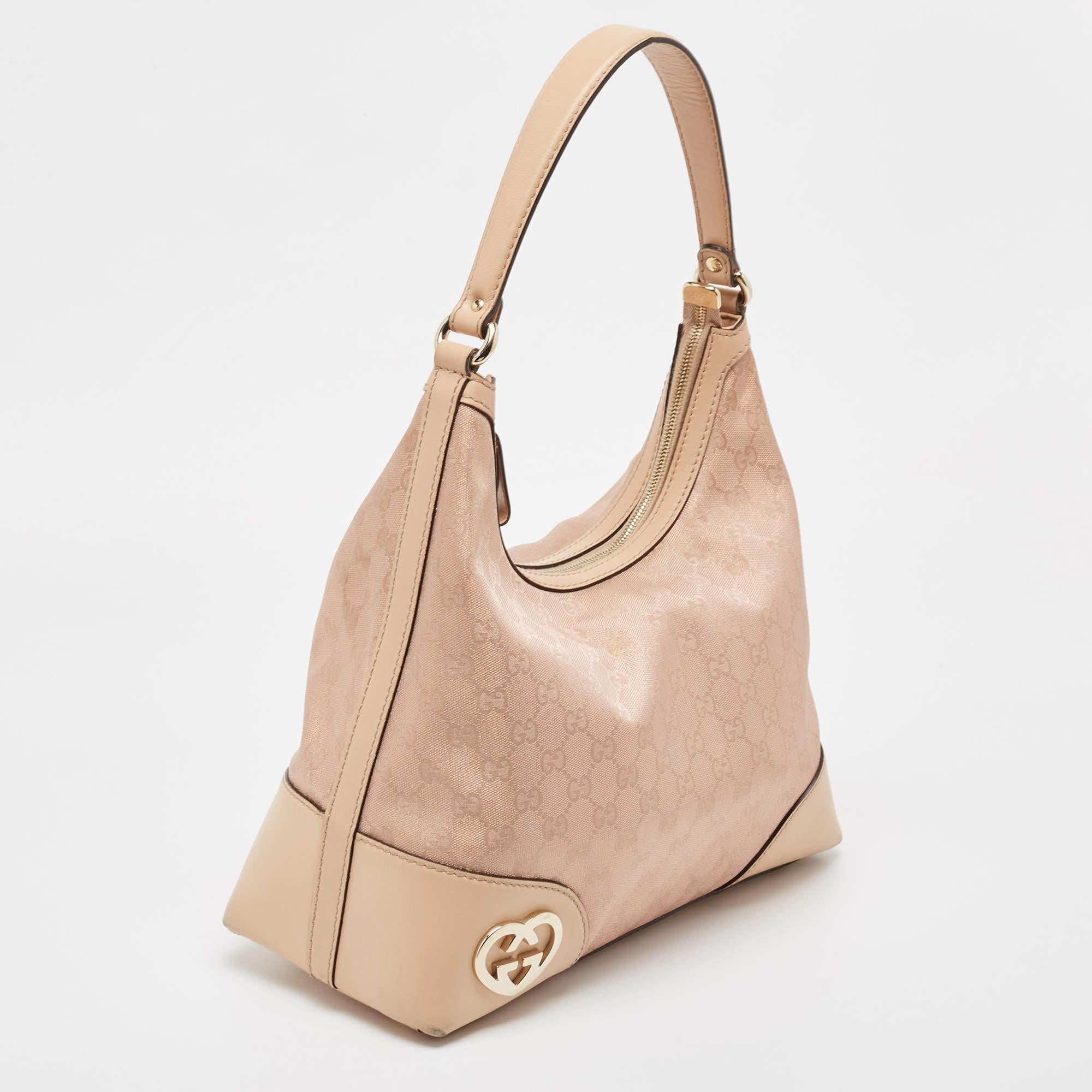 Gucci Beige/Metallic Pink GG Canvas and Leather Medium Lovely Hobo In Good Condition For Sale In Dubai, Al Qouz 2