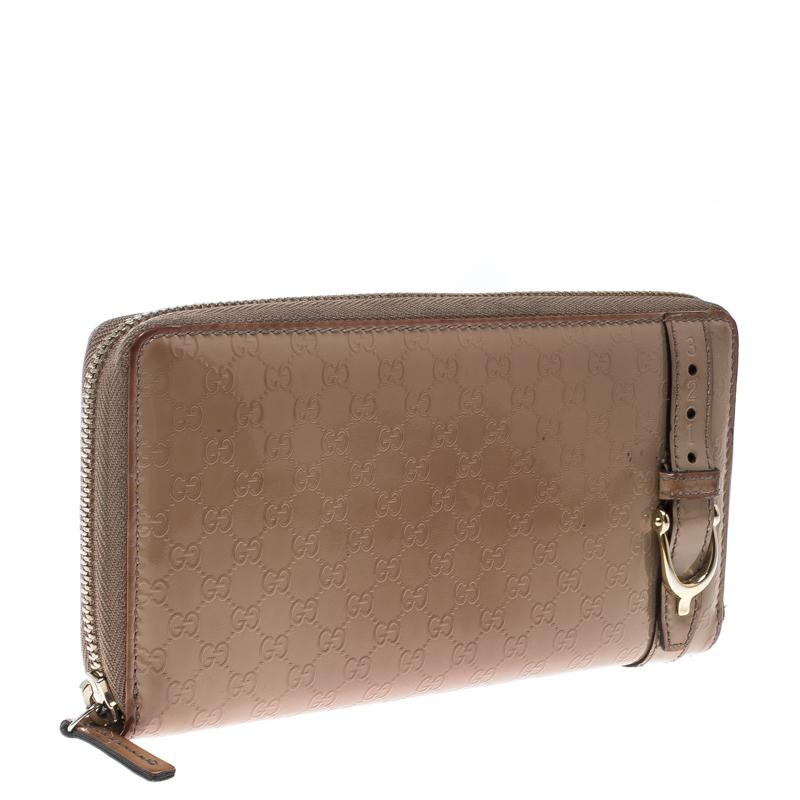 Gucci Beige Micro Guccissima Patent Leather Zip Around Wallet In Good Condition In Dubai, Al Qouz 2