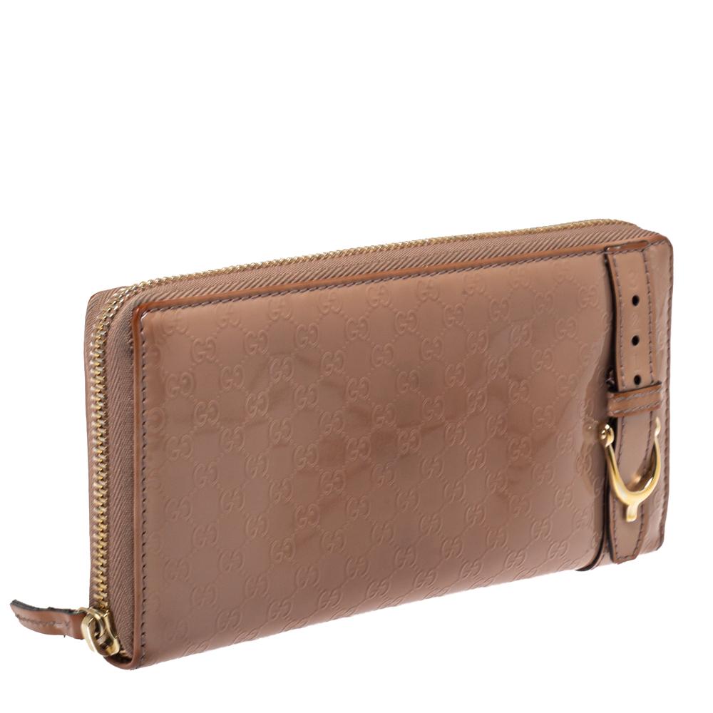 Gucci Beige Micro Guccissima Patent Leather Zip Around Wallet In Good Condition In Dubai, Al Qouz 2