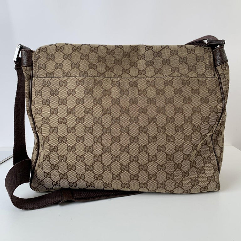 Gucci Beige Monogram Canvas Unisex Messenger Crossbody Bag For Sale at ...