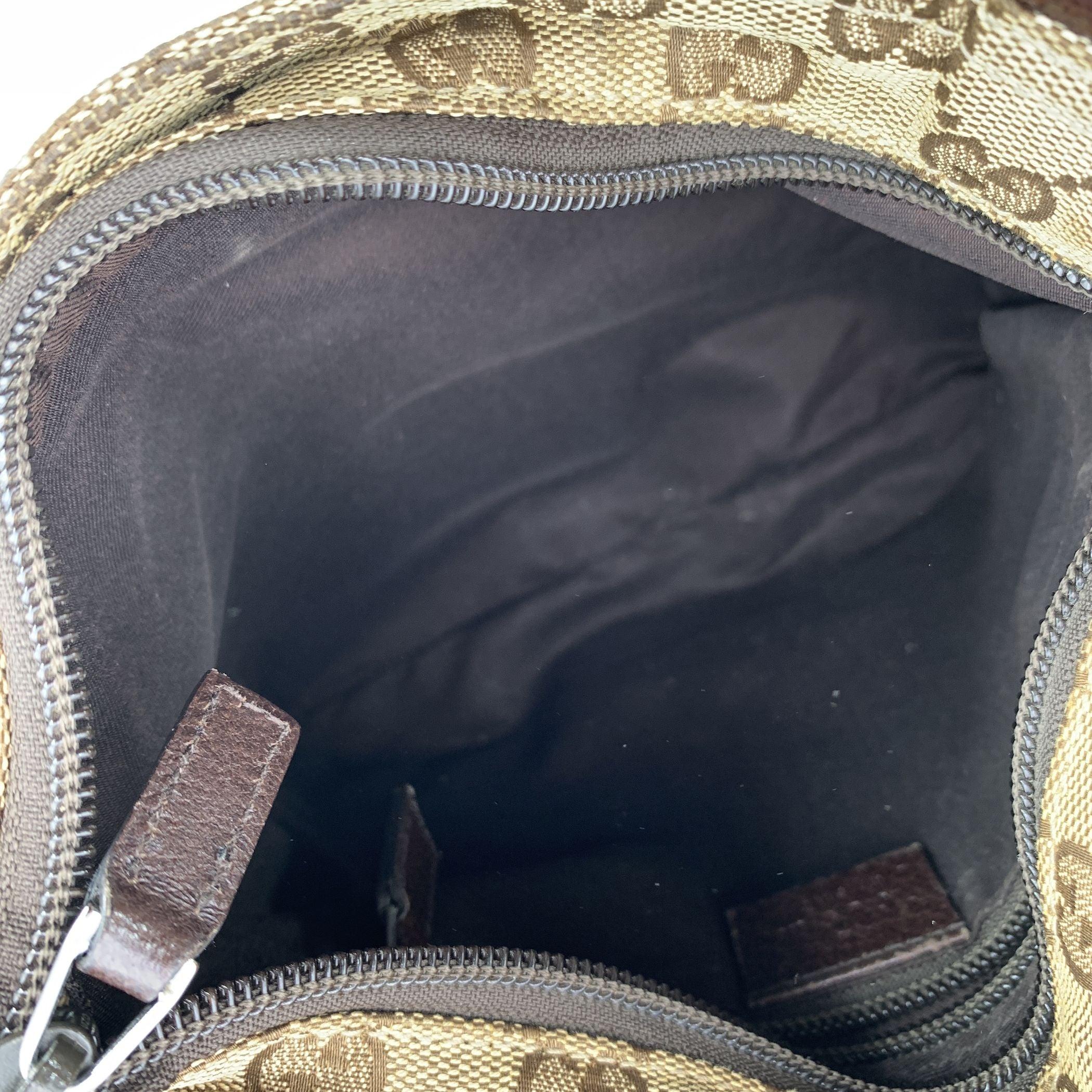 Gucci Beige Monogram GG Canvas Messenger Bag Web Strap Unisexe en vente