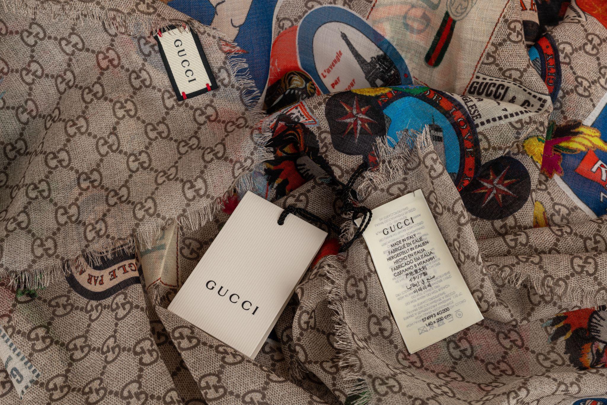 Gucci Schal mit Patch-Print-Motiv in Beige 1
