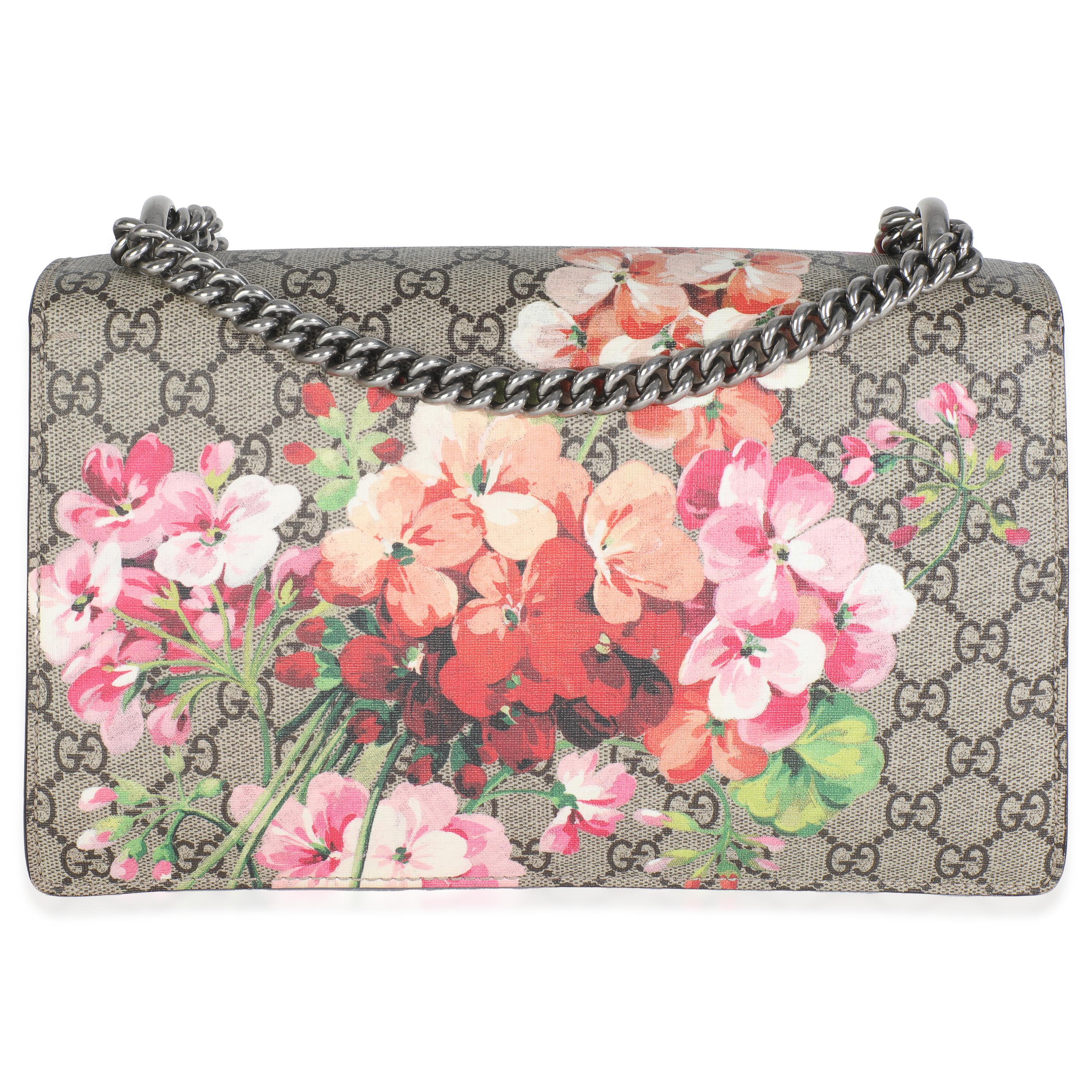 Listing Title : Gucci Beige Multicolore Dry Rose GG Supreme Canvas Blooms Medium Dionysus Bag
SKU : 148685
MSRP : 2350.00 USD
Condit : Usagé 
Description de l'état : Prenant d'assaut la sphère de la mode en 2015, le sac crossbody Dionysus de Gucci a