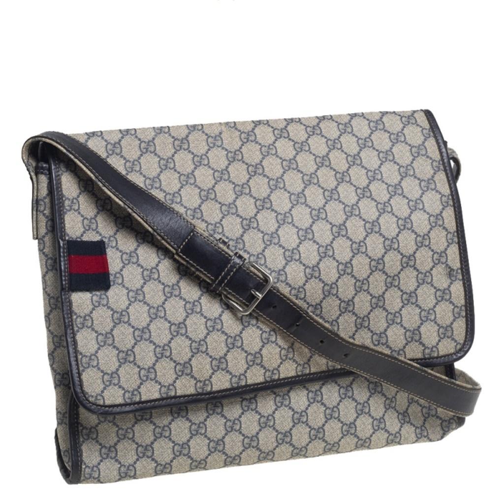 Gucci Beige/Navy Blue GG Supreme Messenger Bag aus Canvas und Leder im Zustand „Relativ gut“ in Dubai, Al Qouz 2