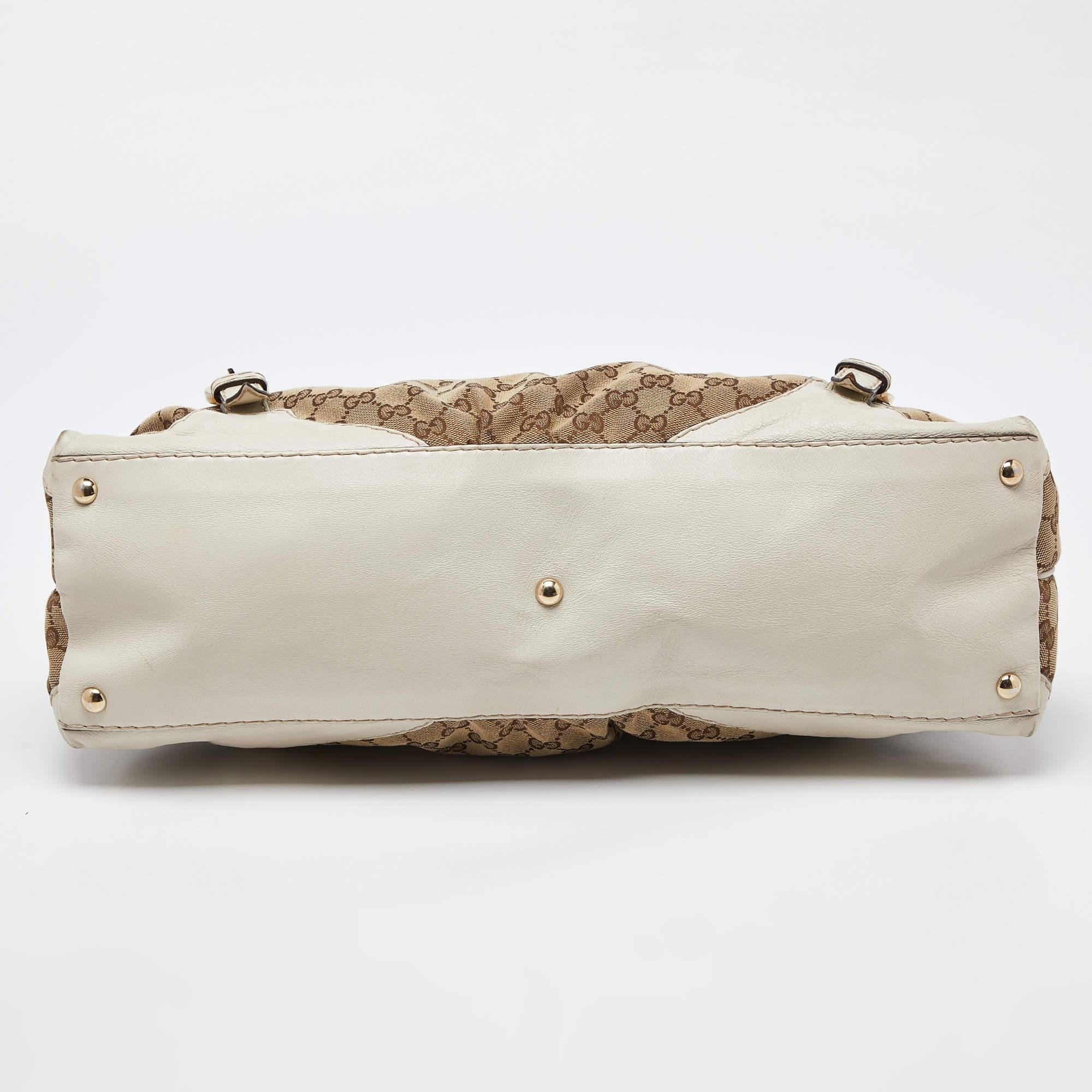Gucci Beige/Off White GG Canvas and Leather Bag For Sale 1