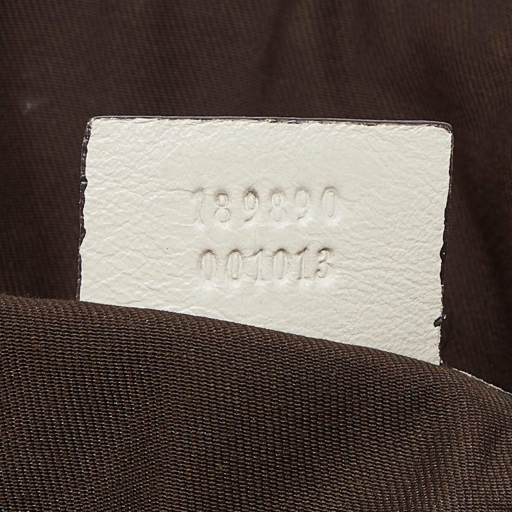 Gucci Beige/Off White GG Canvas and Leather Bag For Sale 3