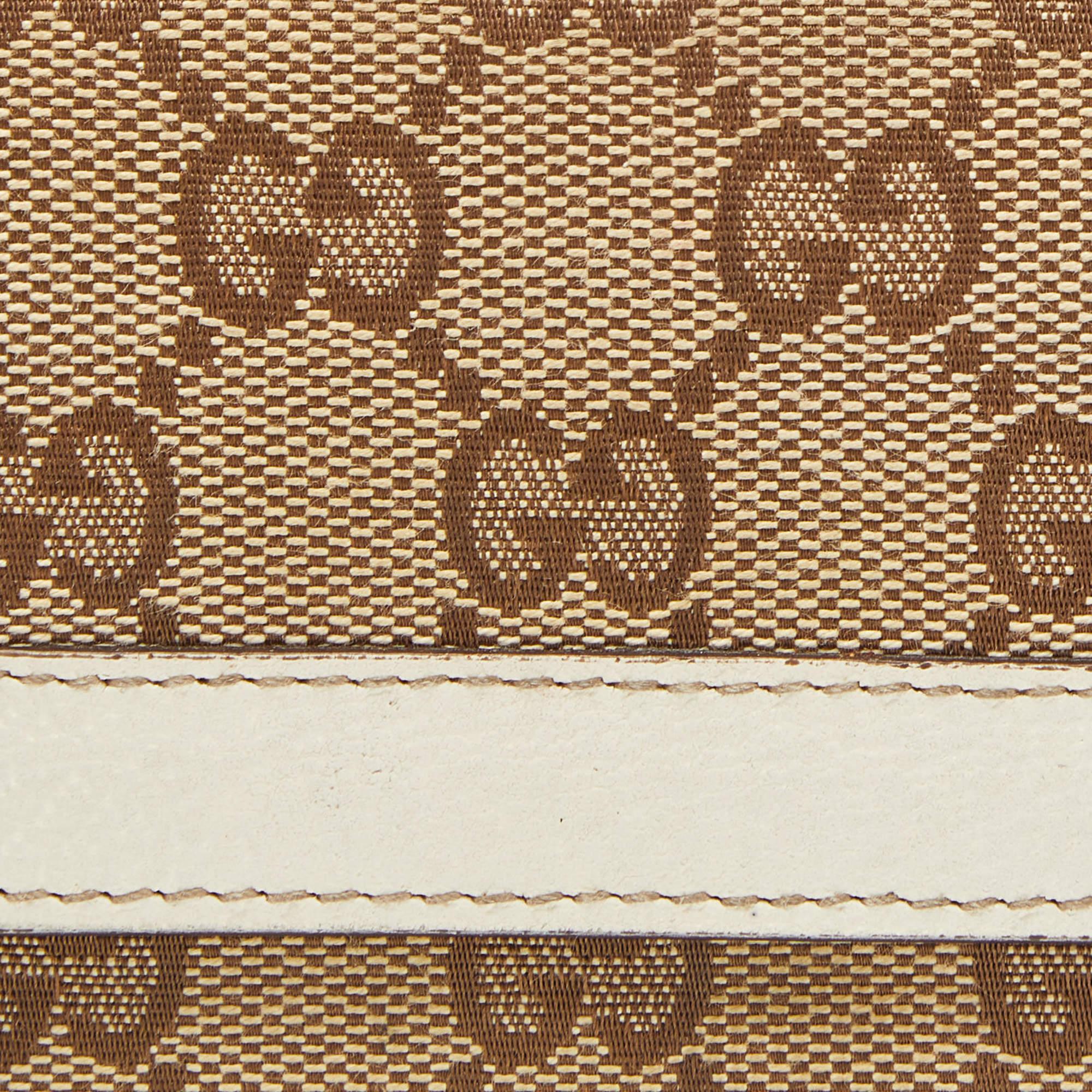Gucci Beige/Off White GG Canvas and Leather Compact Wallet 2