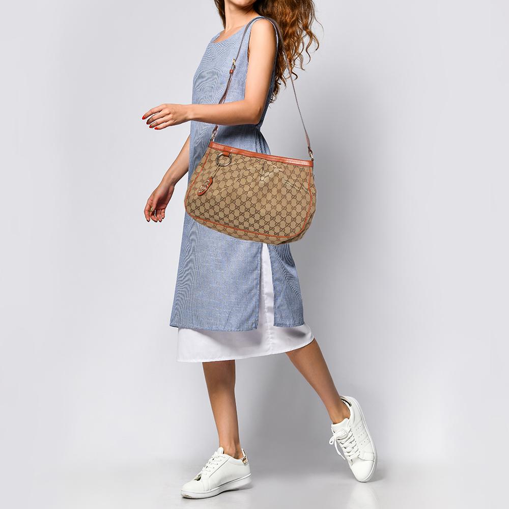 The Sukey is one of the best-selling designs from Gucci and we believe you deserve to have one too. Crafted from GG canvas & leather and equipped with a spacious interior, this bag is ideal for you and will work perfectly with any outfit. It is