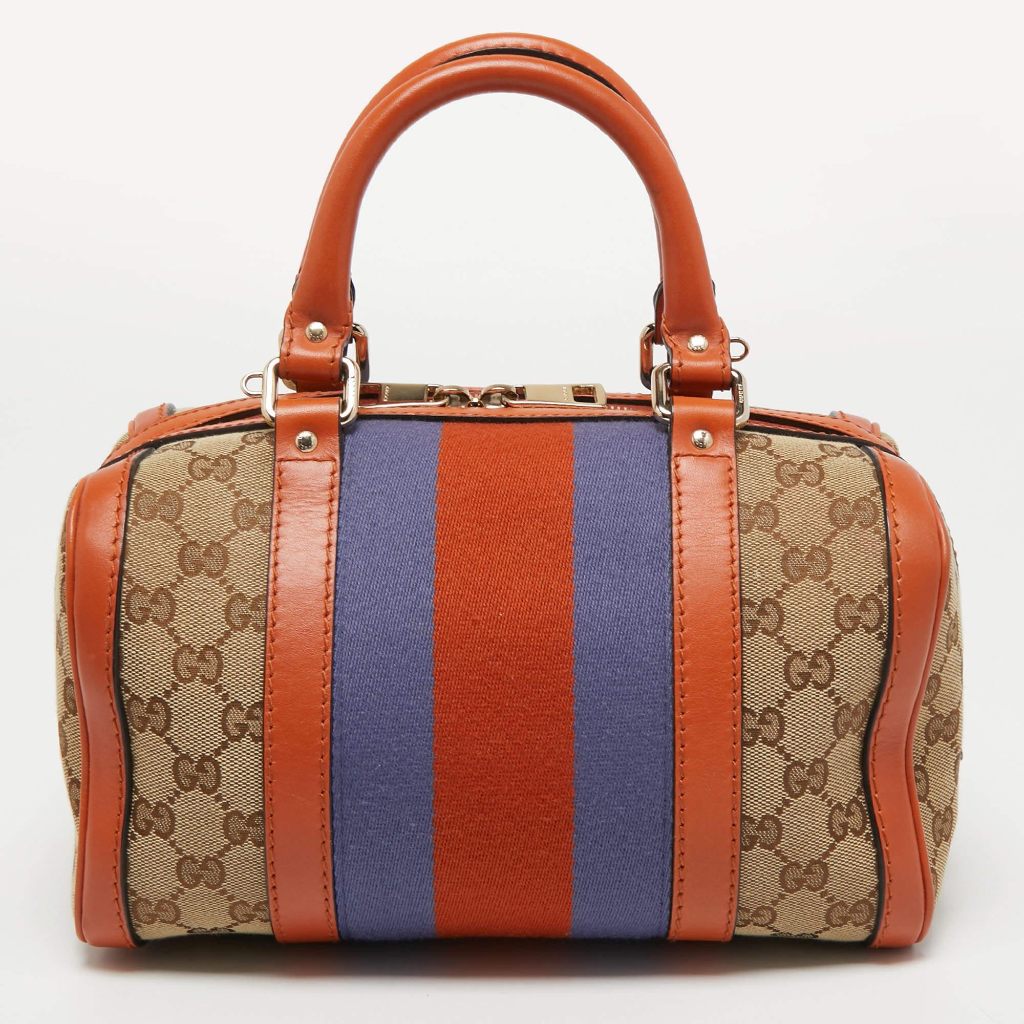 Perfect for conveniently housing your essentials in one place, this Gucci Boston bag is a worthy investment. It has notable details and offers a look of luxury.

Includes: Detachable Strap

