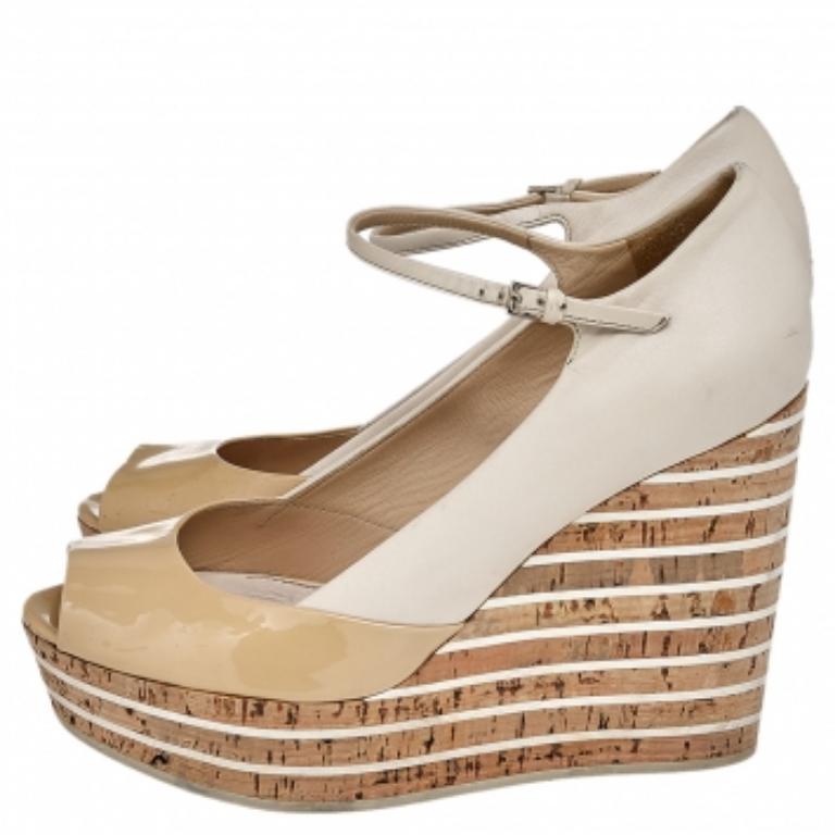  Sandales à talons compensés en cuir et verni beige Gucci, taille 38 Pour femmes 