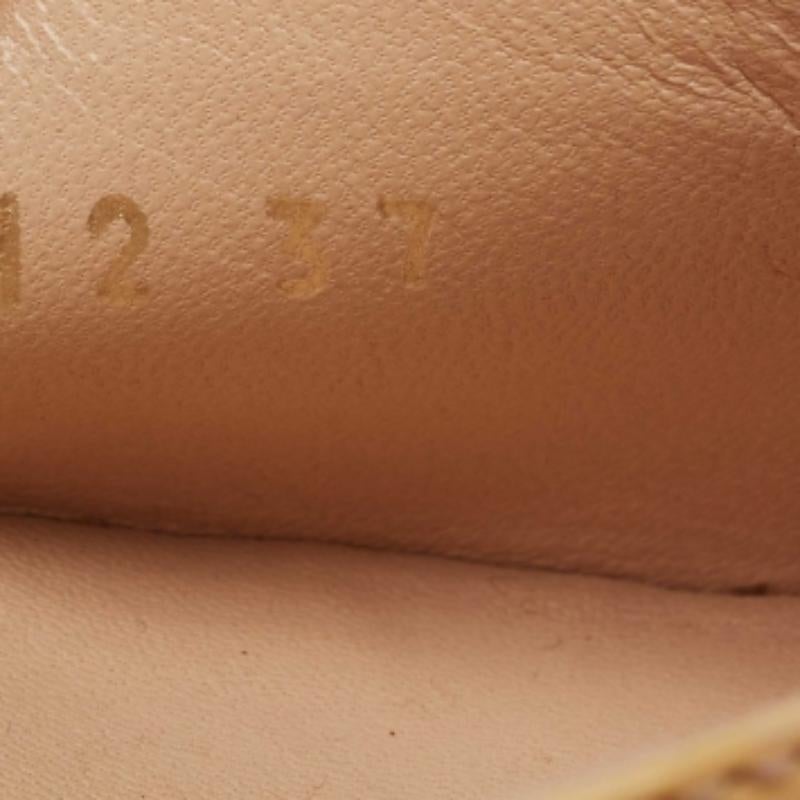 Gucci Beige Patent Leather Ankle Strap Wooden Ankle Strap Clog Size 37 For Sale 1