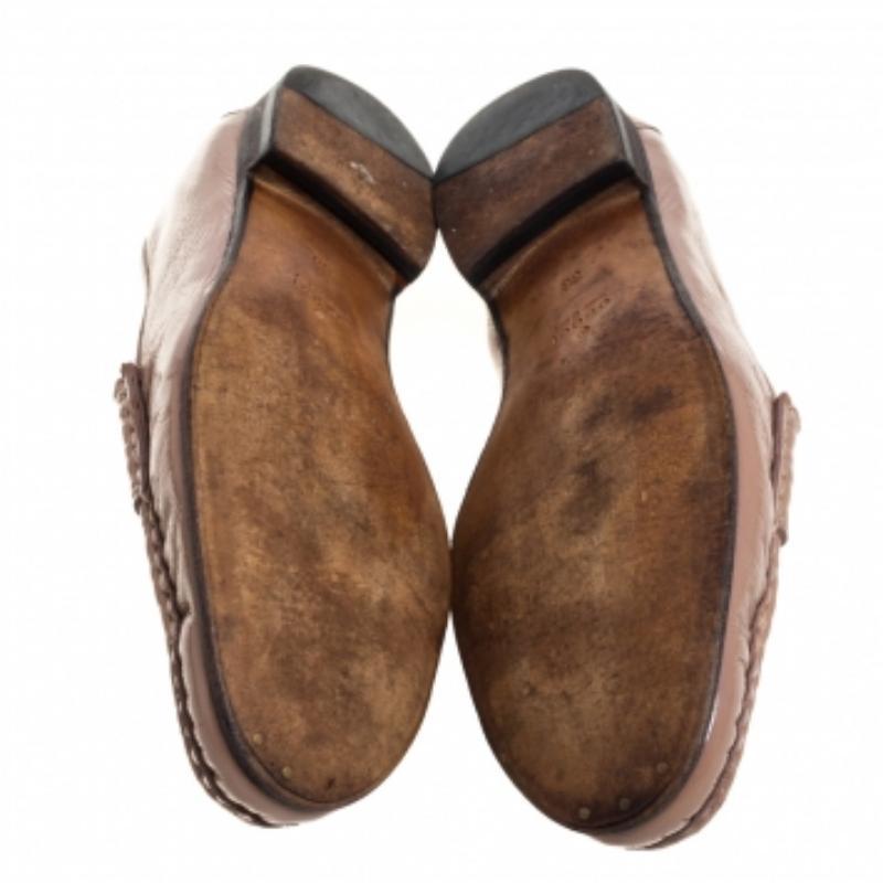 Gucci Beige Patent Leather Horsebit Slip On Loafers Size 38 In Fair Condition For Sale In Dubai, Al Qouz 2