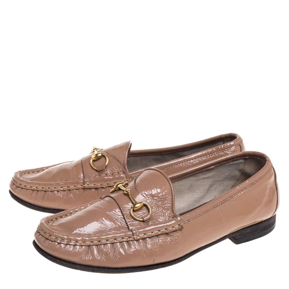 Women's Gucci Beige Patent Leather Horsebit Slip On Loafers Size 38
