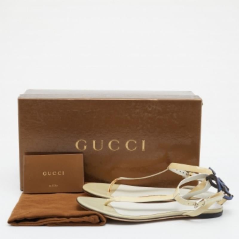 Gucci Beige Patent Leather Interlocking G Thong Flat Sandals Size 35 For Sale 4