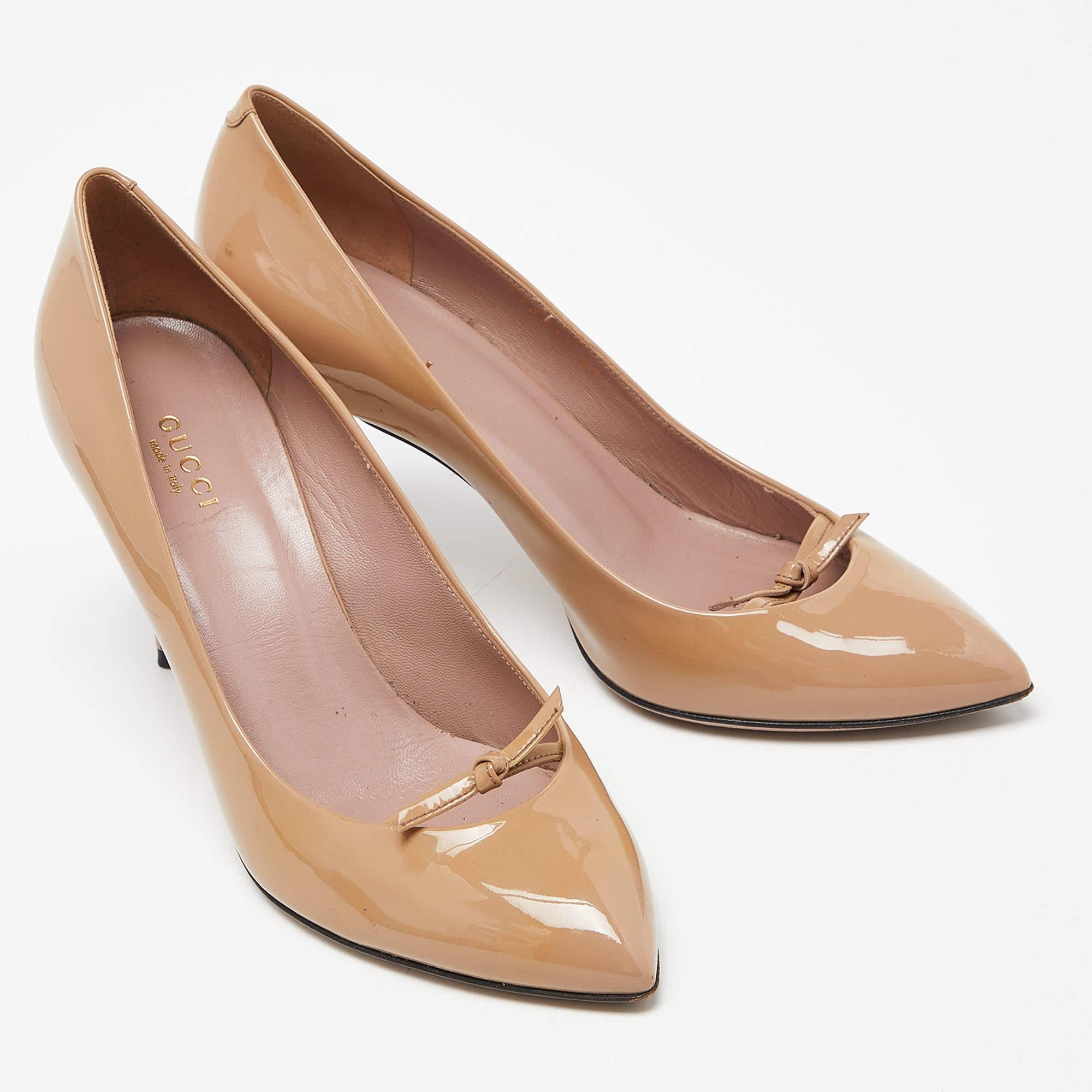 Gucci Beige Patent Leather Knotted Bow Detail Pumps Size 37 For Sale 1
