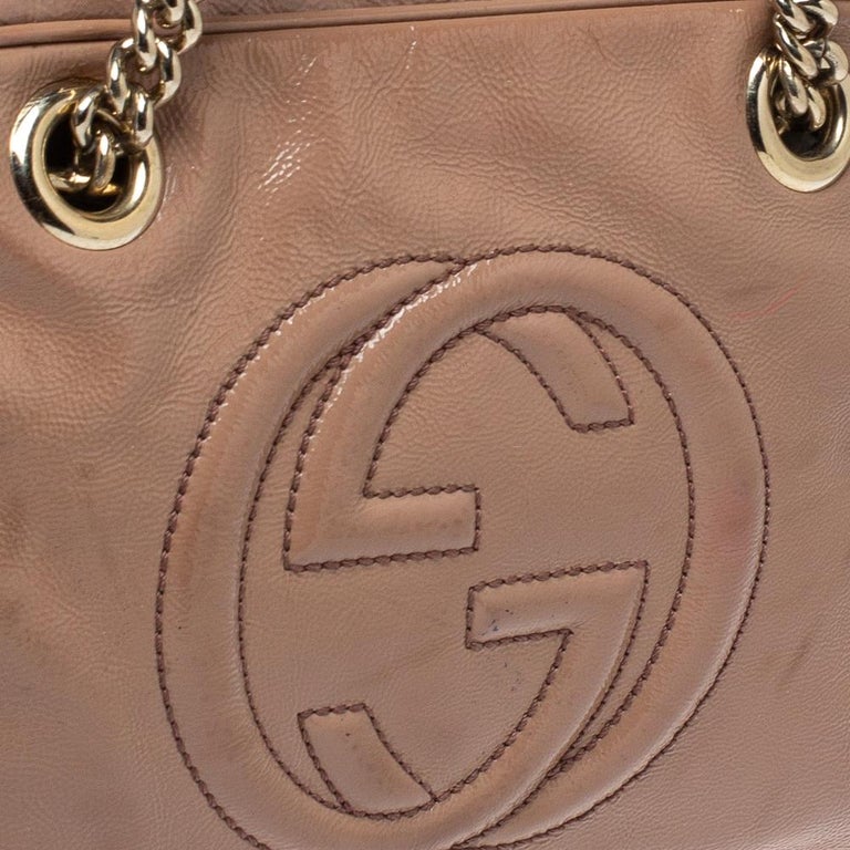 Gucci Beige Patent Leather Large Soho Chain Shoulder Bag at 1stDibs | gucci  large soho tote, gucci soho chain tote, large gucci soho bag