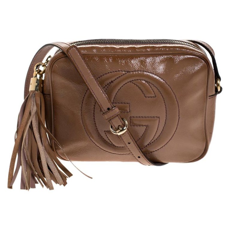 Gucci Beige Patent Leather Small Soho Disco Shoulder Bag For Sale at 1stDibs