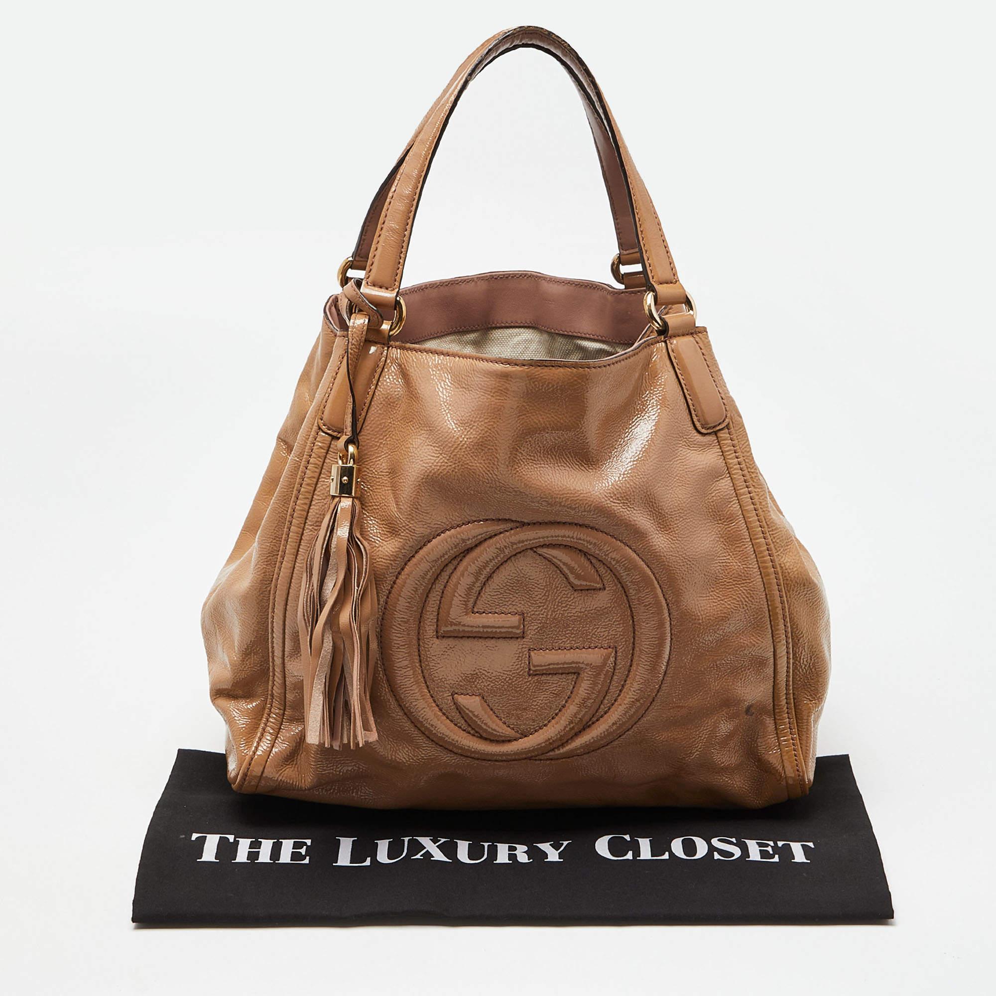 Gucci Beige Patent Leather Small Soho Tote For Sale 10