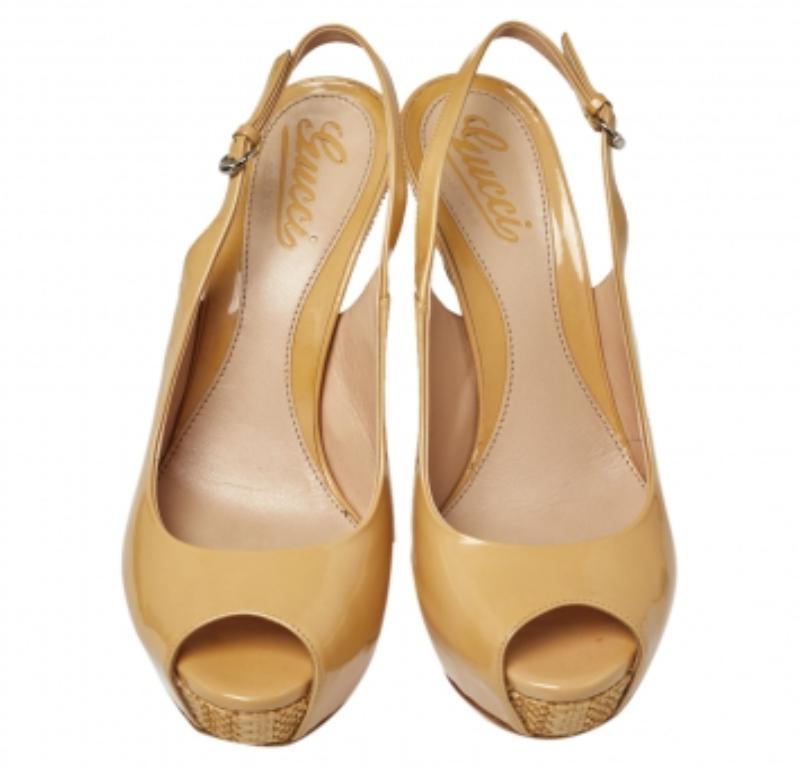 Gucci Beige Patent Peep Toe Platform Ankle Strap Cut Out Sandals Size 38 In Good Condition For Sale In Dubai, Al Qouz 2