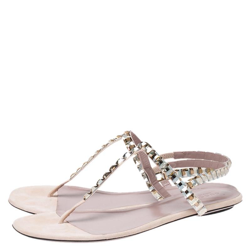 Gucci Beige/Pink Crystal Embellished Suede Mallory Thong Flats Size 39.5 In Good Condition In Dubai, Al Qouz 2