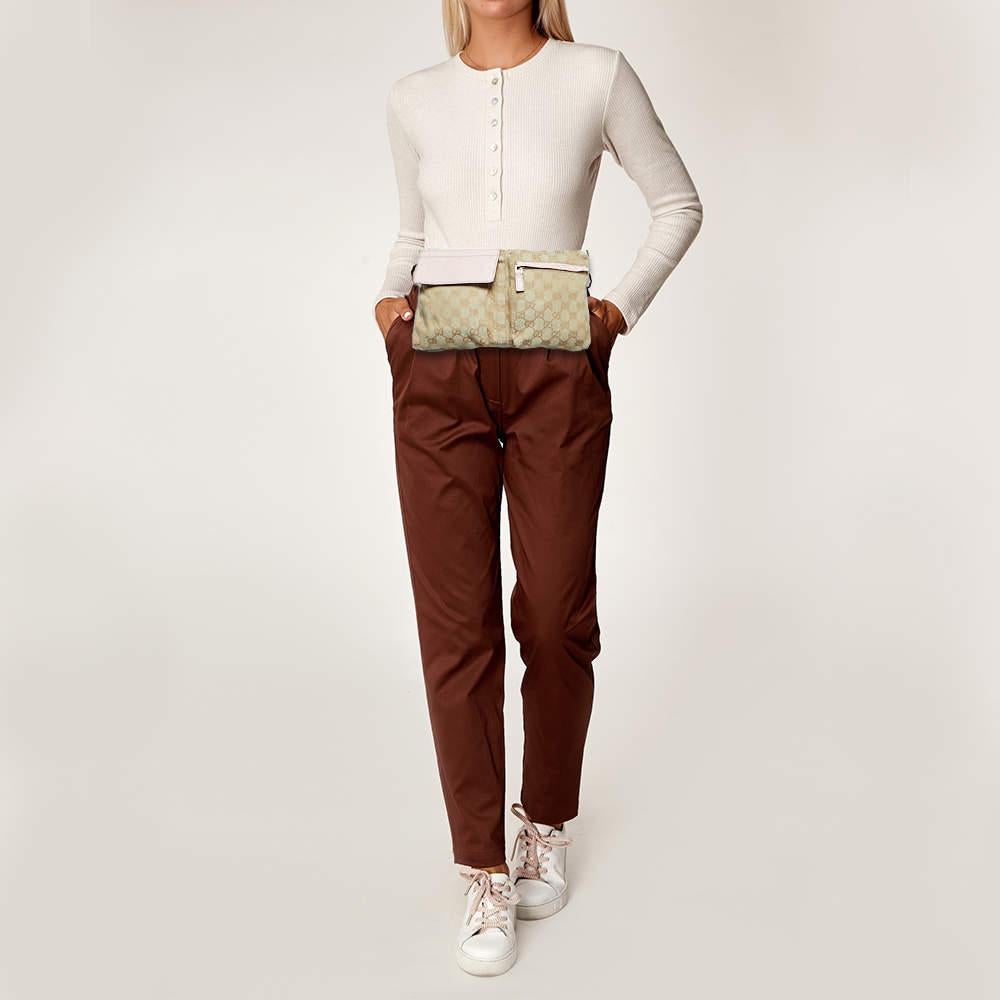 Gucci Gürteltasche aus Segeltuch und Leder mit doppelter Tasche in Beige/Rosa im Zustand „Gut“ im Angebot in Dubai, Al Qouz 2