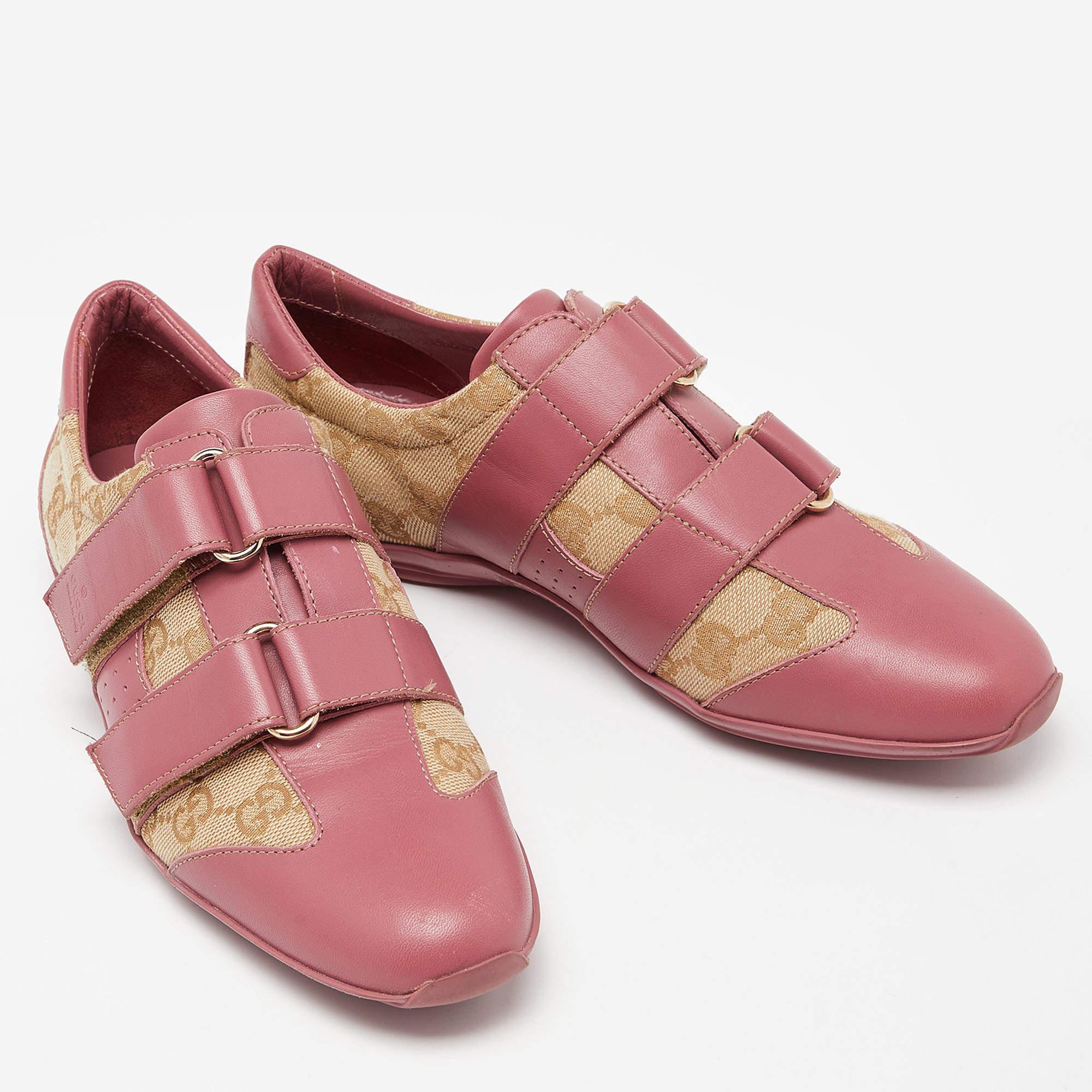 Gucci Beige/Pink GG Canvas and Leather Low Top Sneakers Size 35 In Good Condition For Sale In Dubai, Al Qouz 2