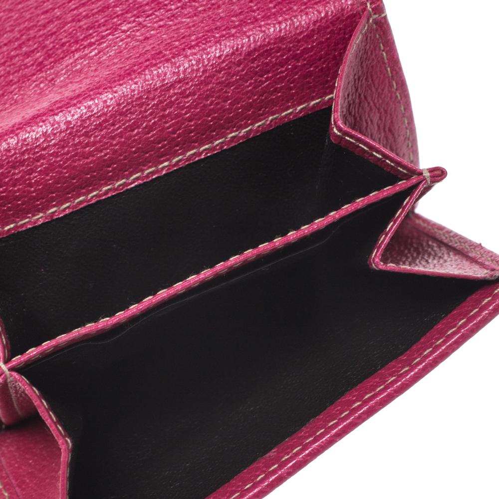 Gucci Beige/Pink GG Canvas Compact Wallet In Good Condition In Dubai, Al Qouz 2