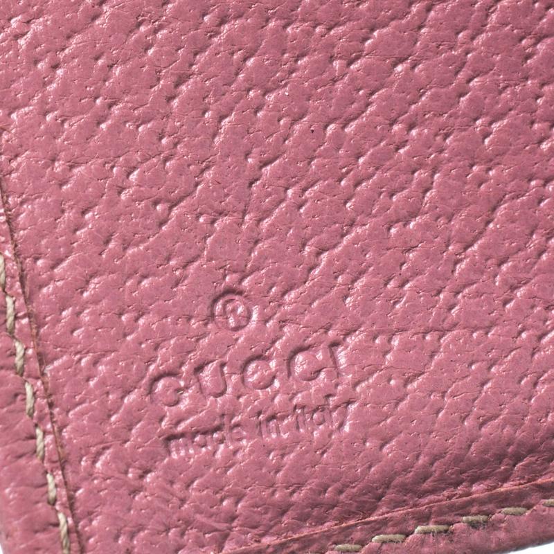 Gucci Beige/Pink GG Canvas Compact Wallet In Good Condition In Dubai, Al Qouz 2