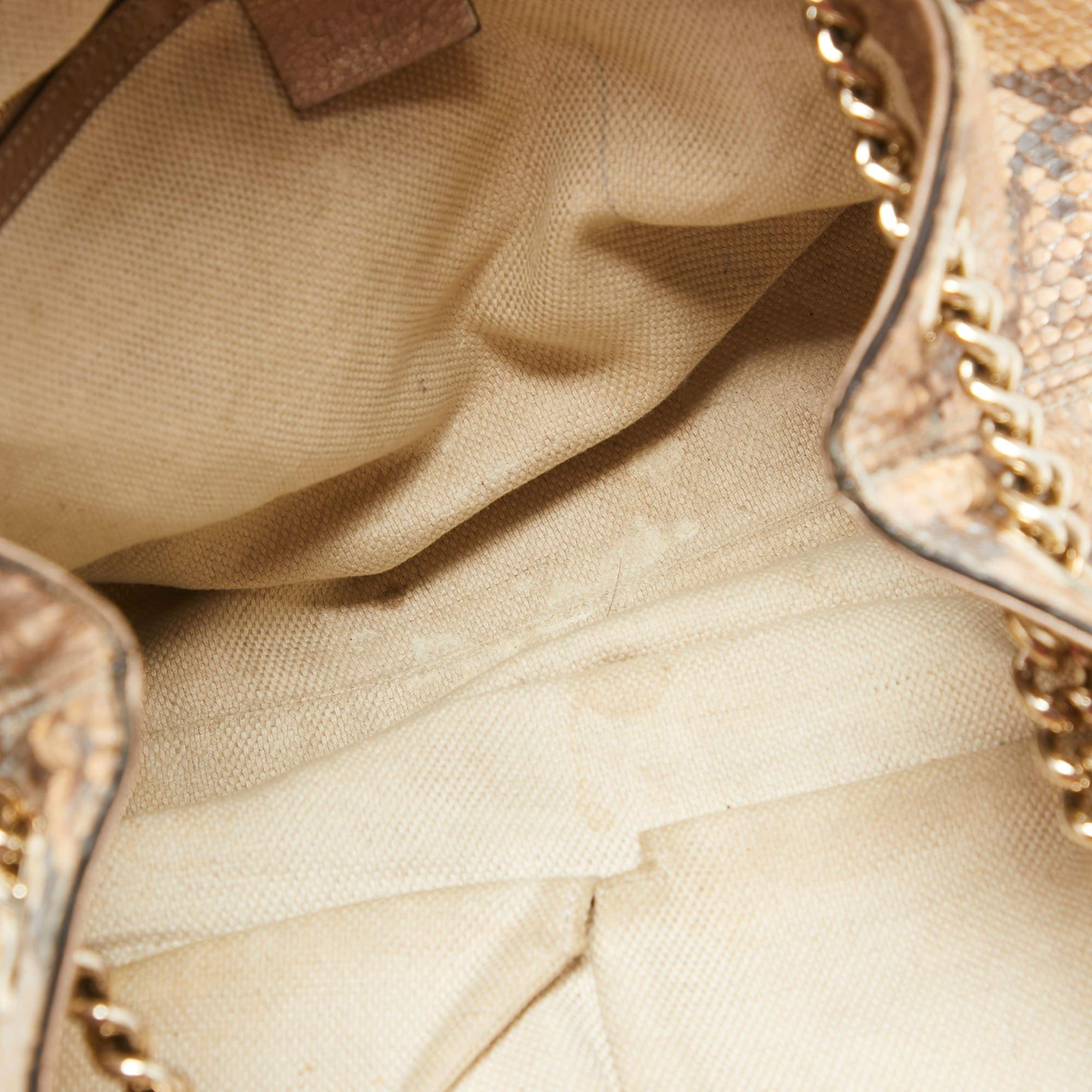 Gucci Beige Python Medium Chain Soho Shoulder Bag For Sale 7