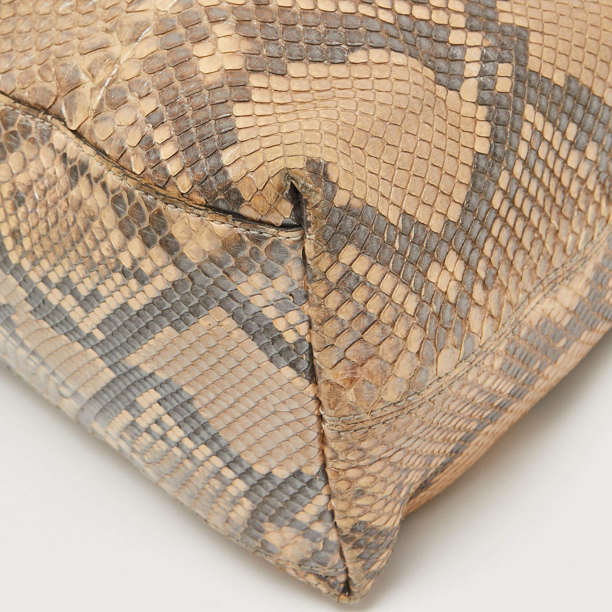 Gucci Beige Python Medium Chain Soho Shoulder Bag For Sale 10