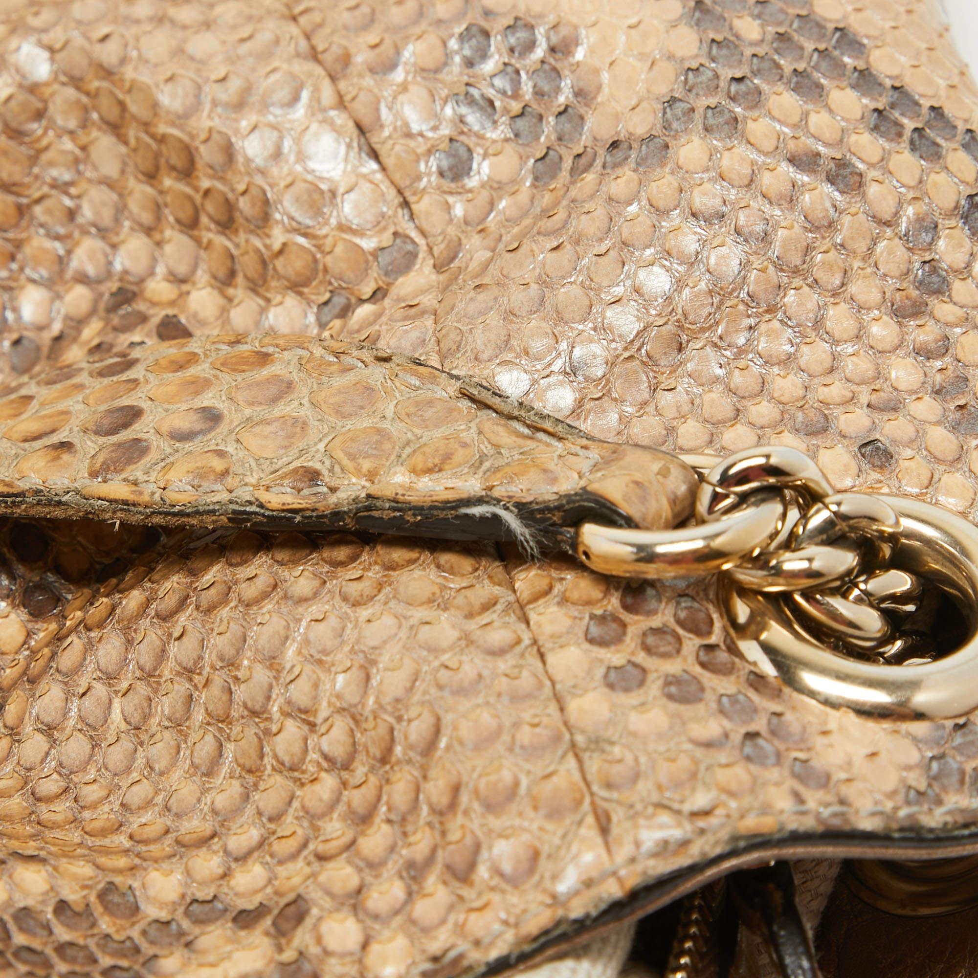Gucci - Sac à bandoulière Soho en python beige à chaîne moyenne en vente 12