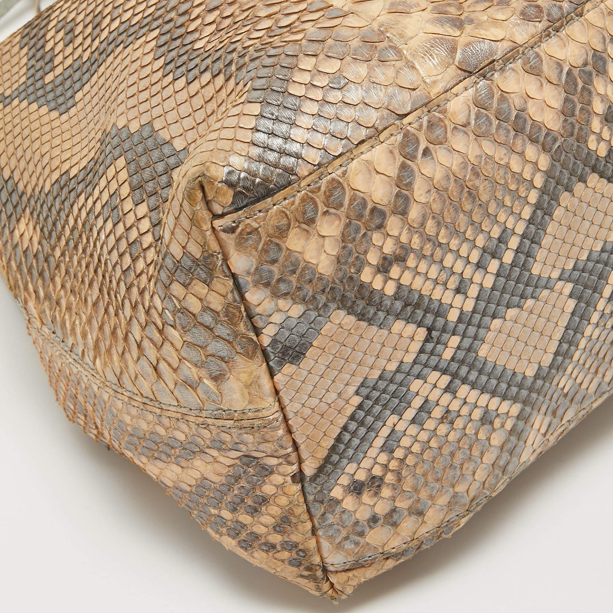 Women's Gucci Beige Python Medium Chain Soho Shoulder Bag For Sale
