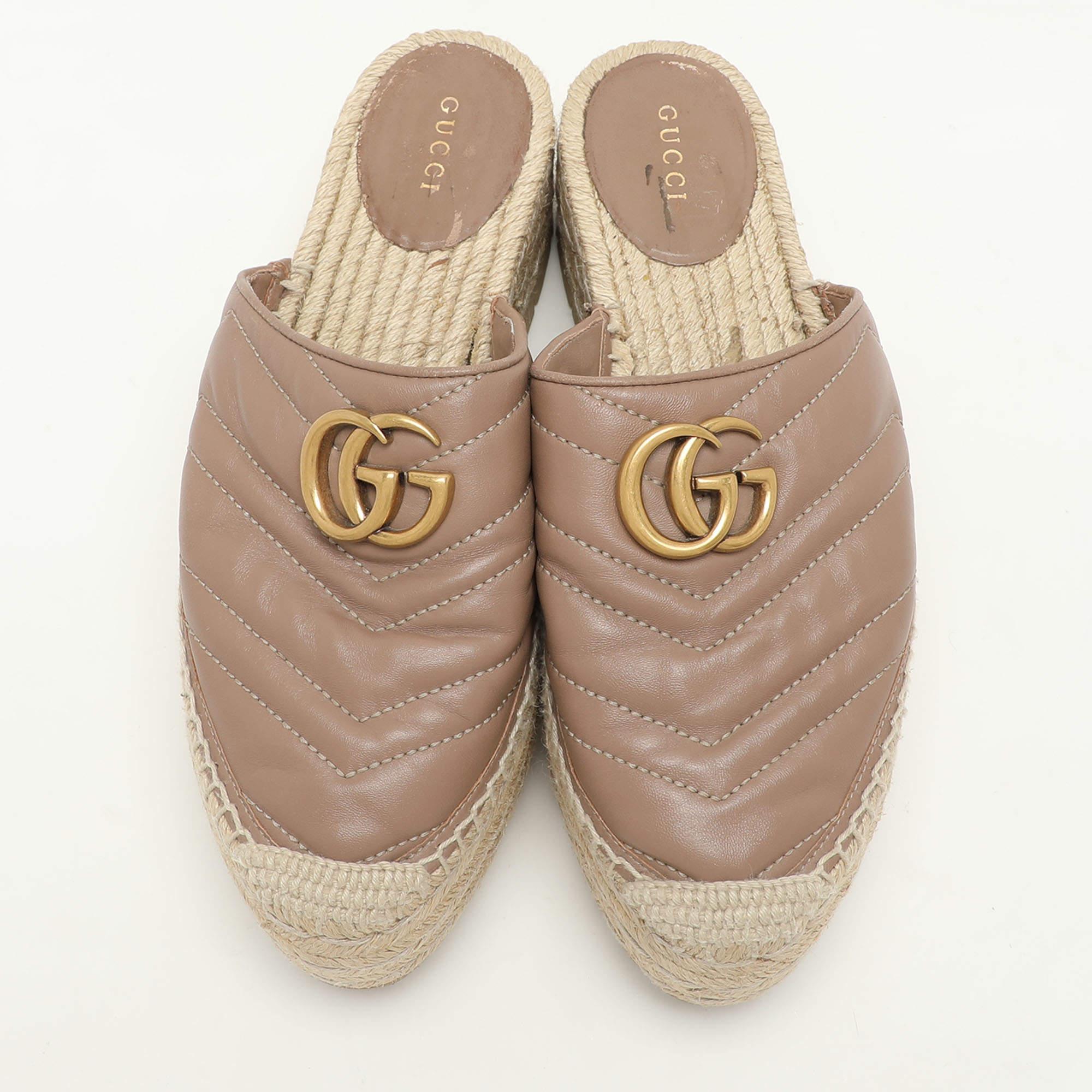Gucci Beige Quilted Leather GG Marmont Platform Espadrille Flats Size 37.5 In Good Condition In Dubai, Al Qouz 2