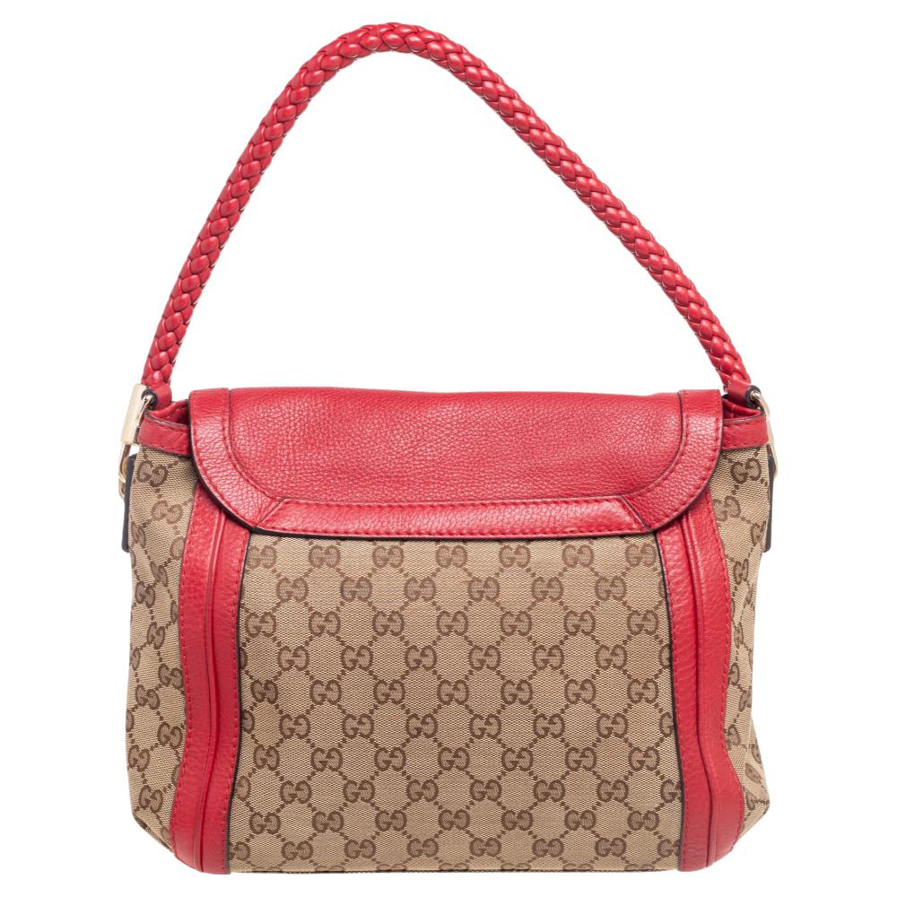 Simple and minimal, this leather Gucci Bella shoulder bag is a bag to treasure and flaunt. The interior is spacious and the shoulder handle is easy to hold. The beautifully stitched bag is complete with the signature bamboo tassels in the
