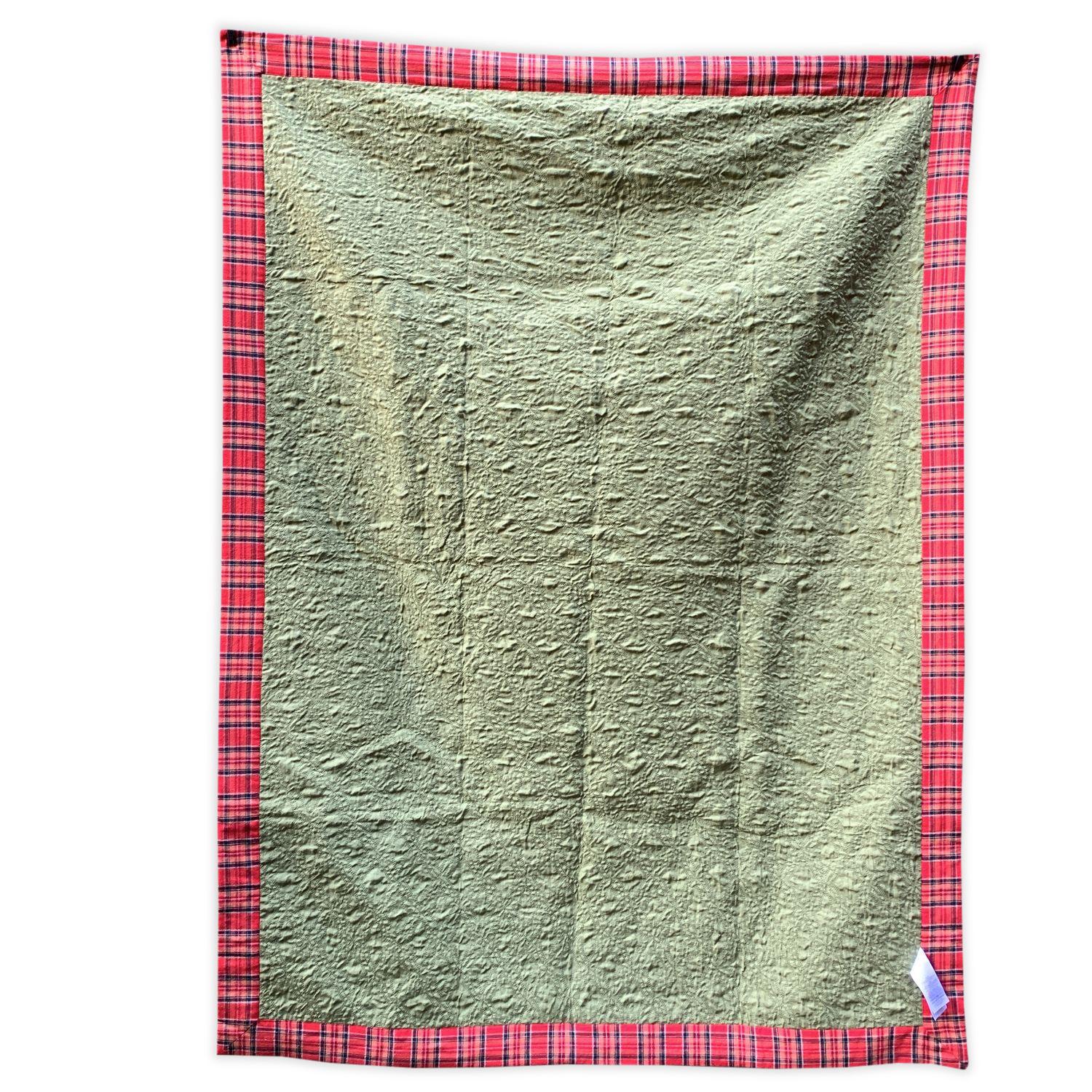 Gucci Beige Red Floral and Tartan Check Print Quilted Blanket In New Condition For Sale In Rome, Rome