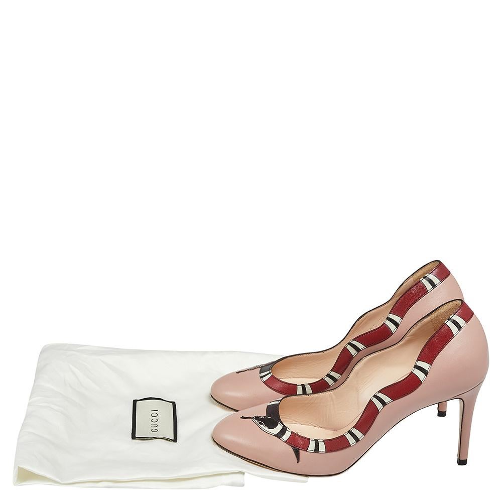 Women's Gucci Beige/Red Leather Yoko Snake Pumps Size 37 For Sale