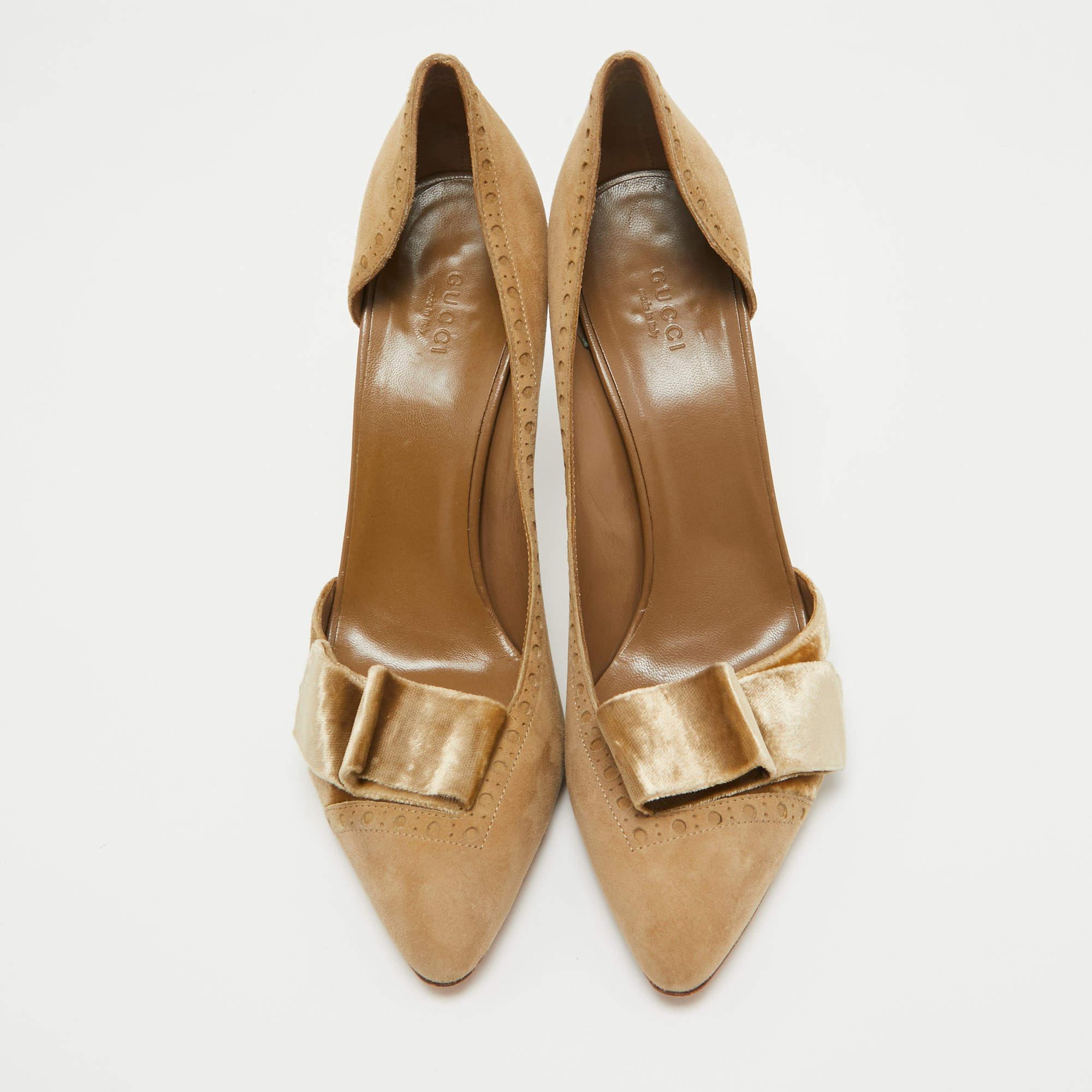 Beige Gucci  Daim et velours beige  D'Orsay escarpins taille 40,5 en vente