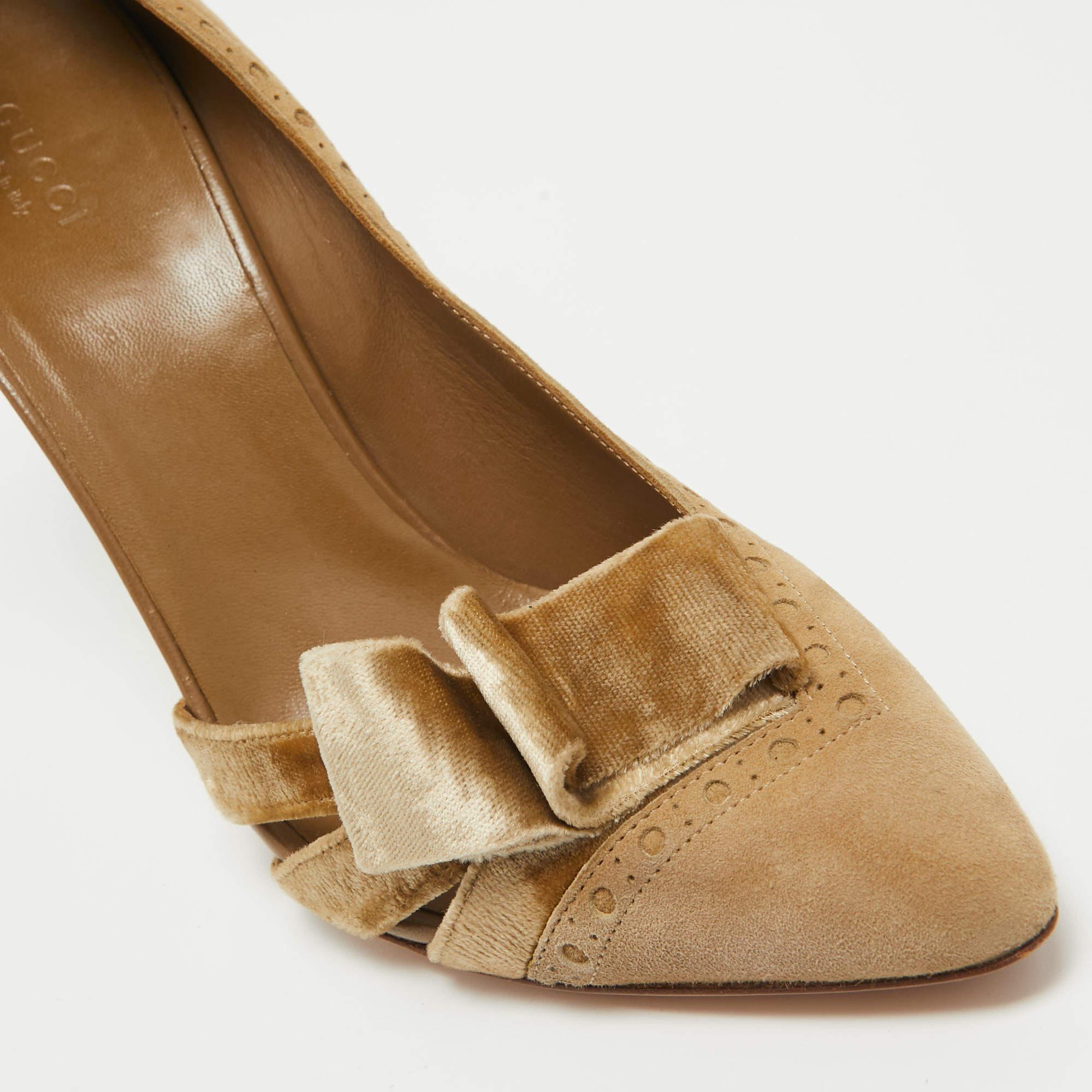Gucci  Daim et velours beige  D'Orsay escarpins taille 40,5 en vente 2