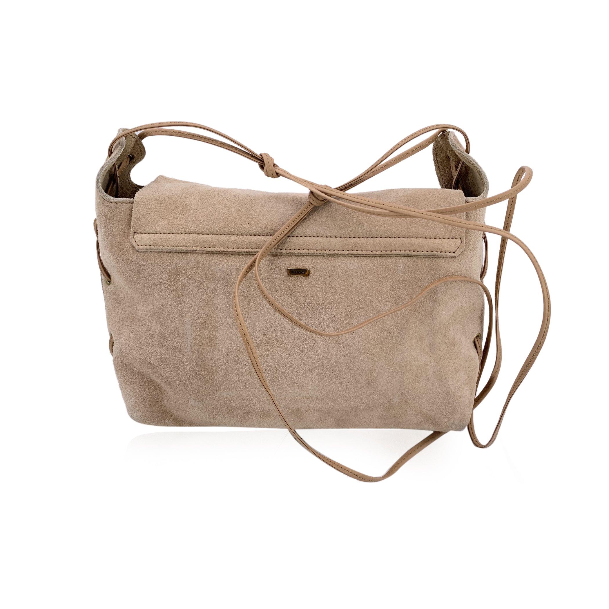 Gucci Beige Suede Heart Crossbody Bag Bon état - En vente à Rome, Rome