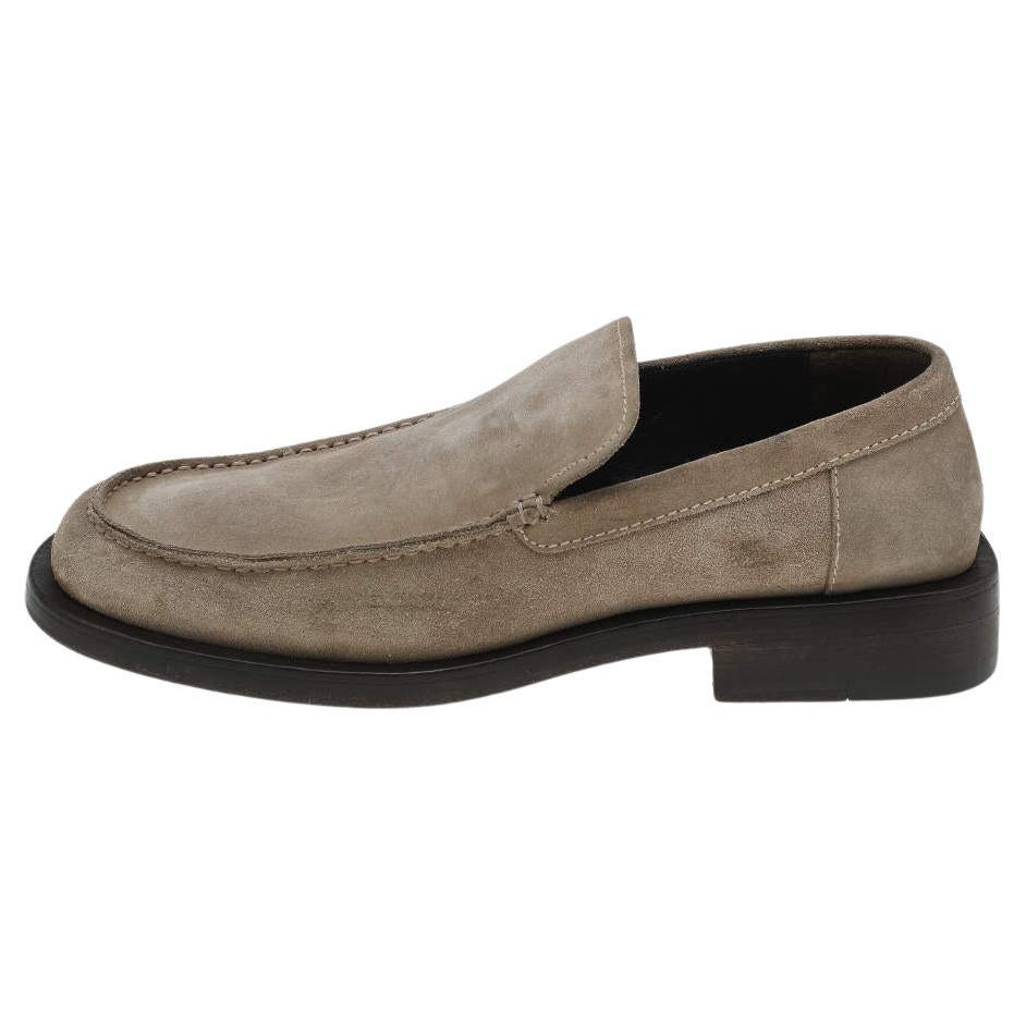 Gucci Beige Suede Slip on Loafers Size 42 For Sale