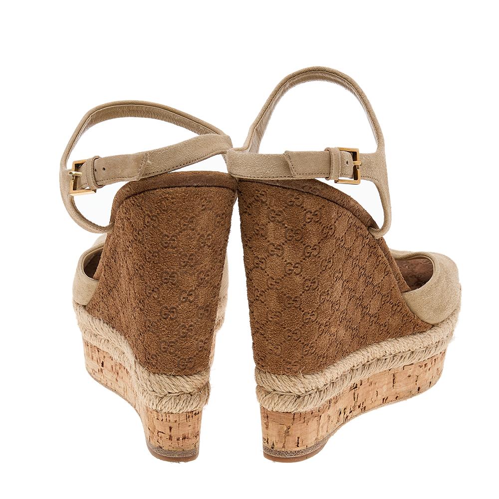 Gucci Beige Suede Wedge Espadrille Platform Ankle Strap Sandals Size 36.5 In Good Condition In Dubai, Al Qouz 2