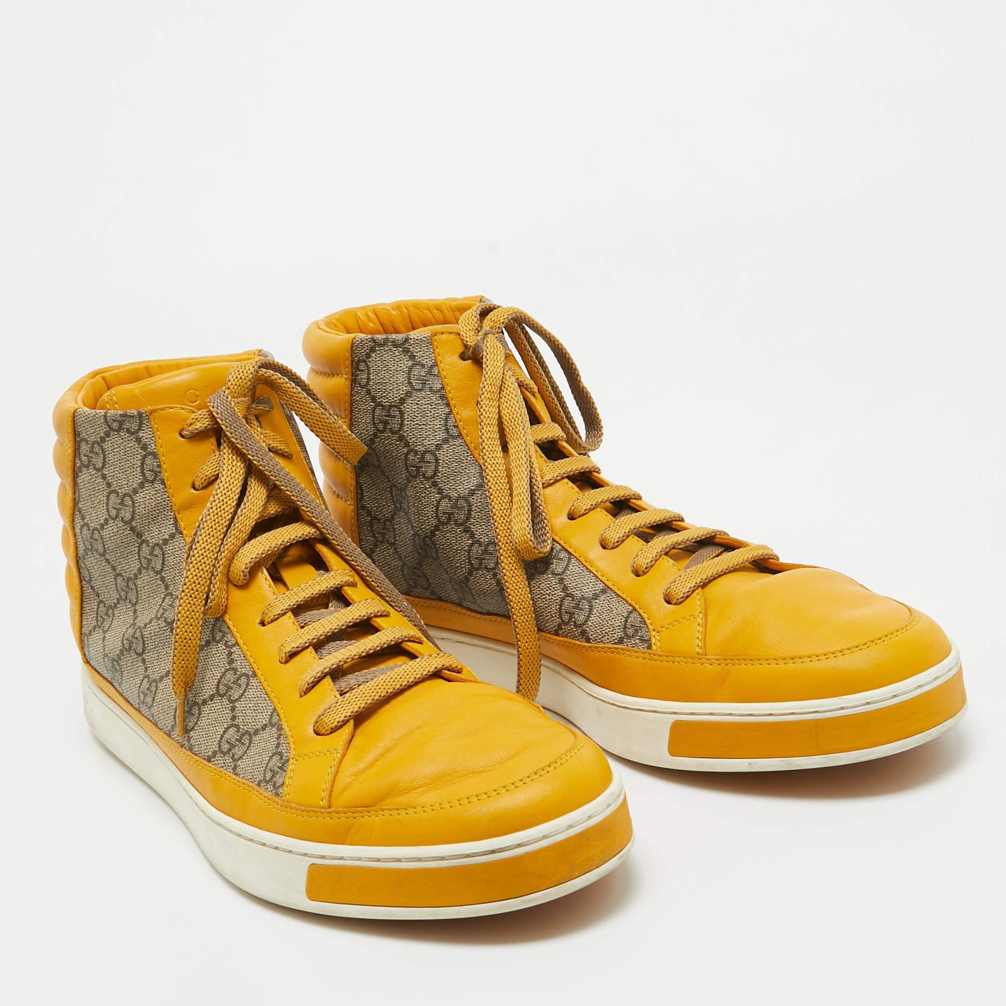Gucci Beige/Amarillo GG Supreme Zapatillas altas de lona y piel talla 44 en Bueno Estado en Dubai, Al Qouz 2