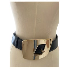 Gucci Belt Black Leather with Gold-plated Oversized Buckle with Gucci logo