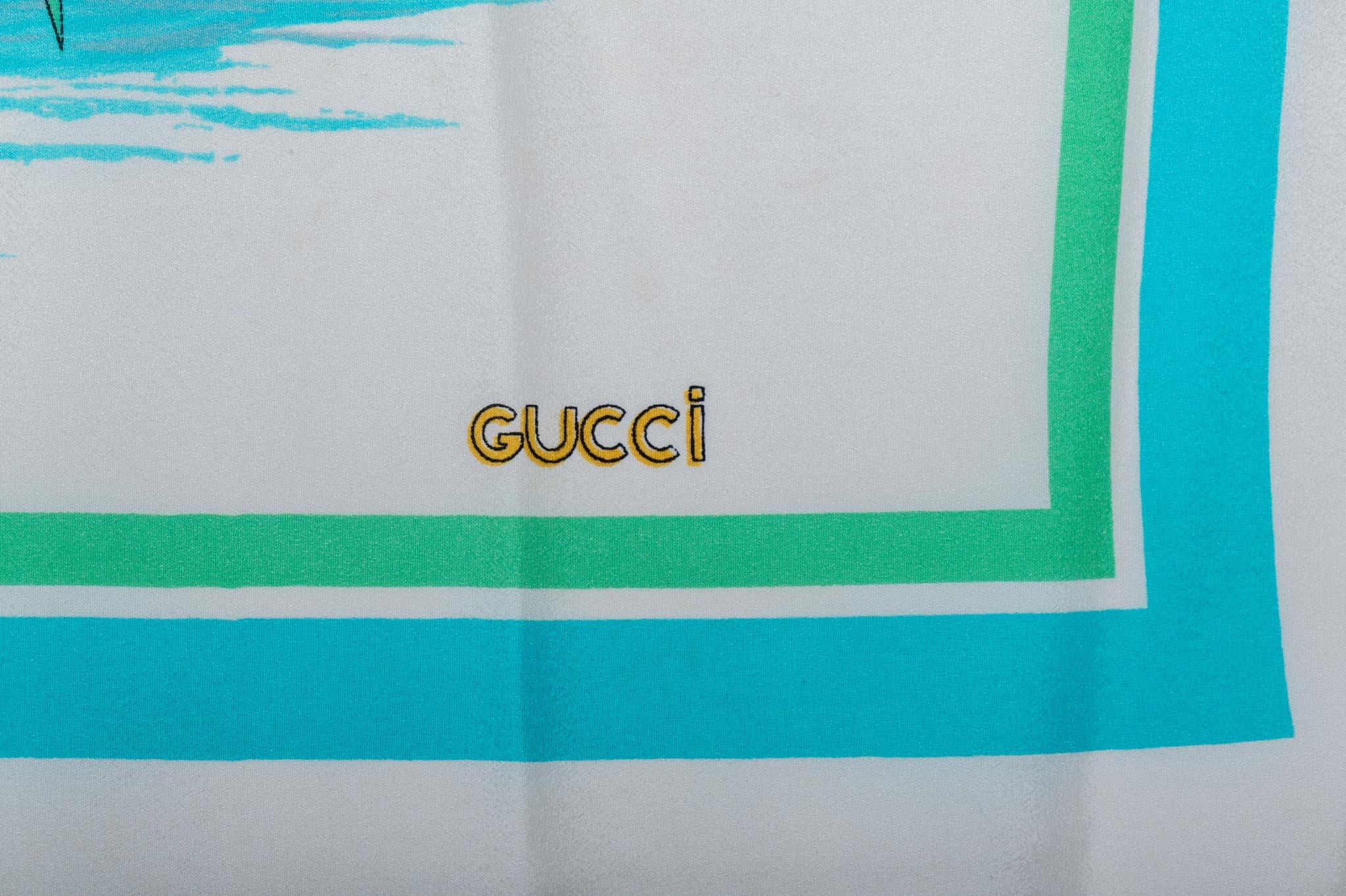 Gucci Seidenchiffon-Schal mit Vogelmotiv. Von Hand gerollte Kanten. Enthält keine Schachtel.