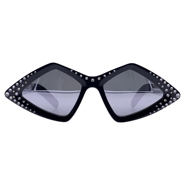 Gucci Black Acetate Rhinestones GG0496S Sunglasses 59/18 145mm For Sale at  1stDibs | black-acetate sunglasses with signature silver-tone detail, gucci  diamond sunglasses, gucci diamond-framed sunglasses