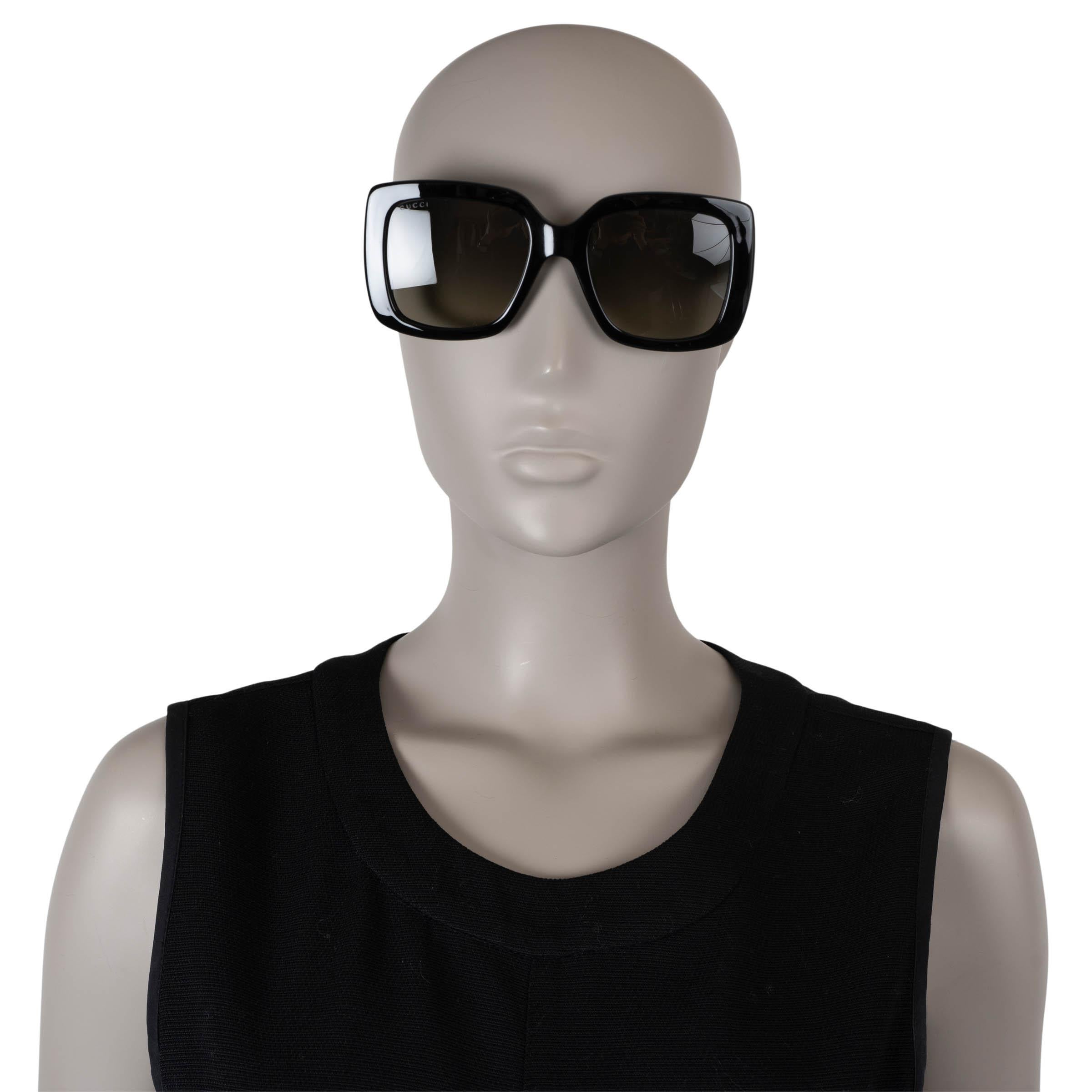 GUCCI black acetate SQUARE Sunglasses GG0141S 001 In Excellent Condition For Sale In Zürich, CH