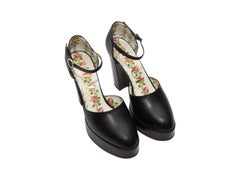 Gucci Black 'Agon' Leather d'Orsay Pumps